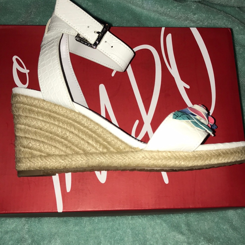 White wedges size US 8 1/2 new, never used